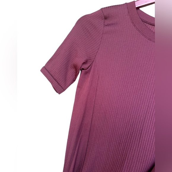 Athleta Renew burgundy dark garnet short sleeve ribbed tee shirt size XS - Picture 3 of 5